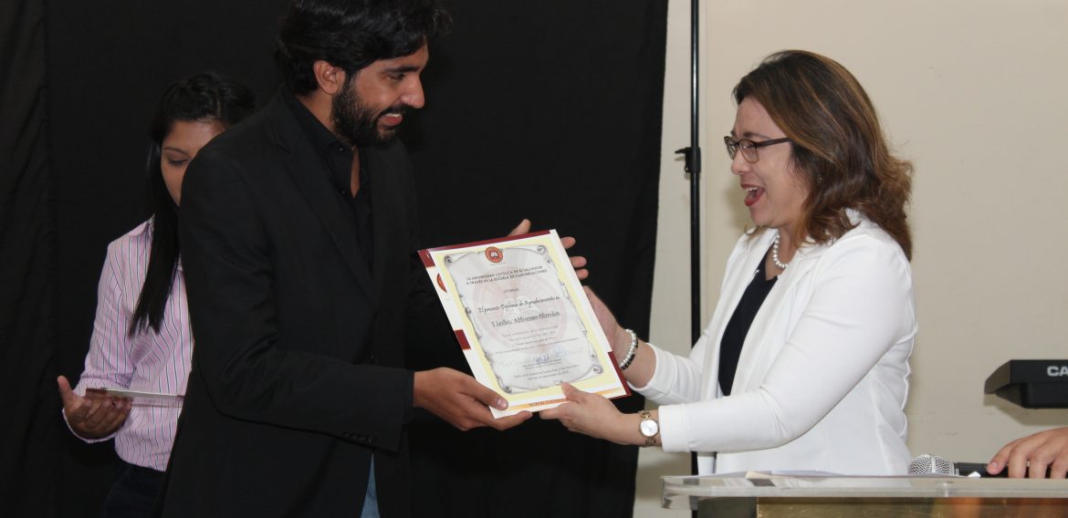 DE LA RED A LA COMUNIDAD, ASÍ CELEBRAN EL DÍA DEL PERIODISTA EN UNICAES