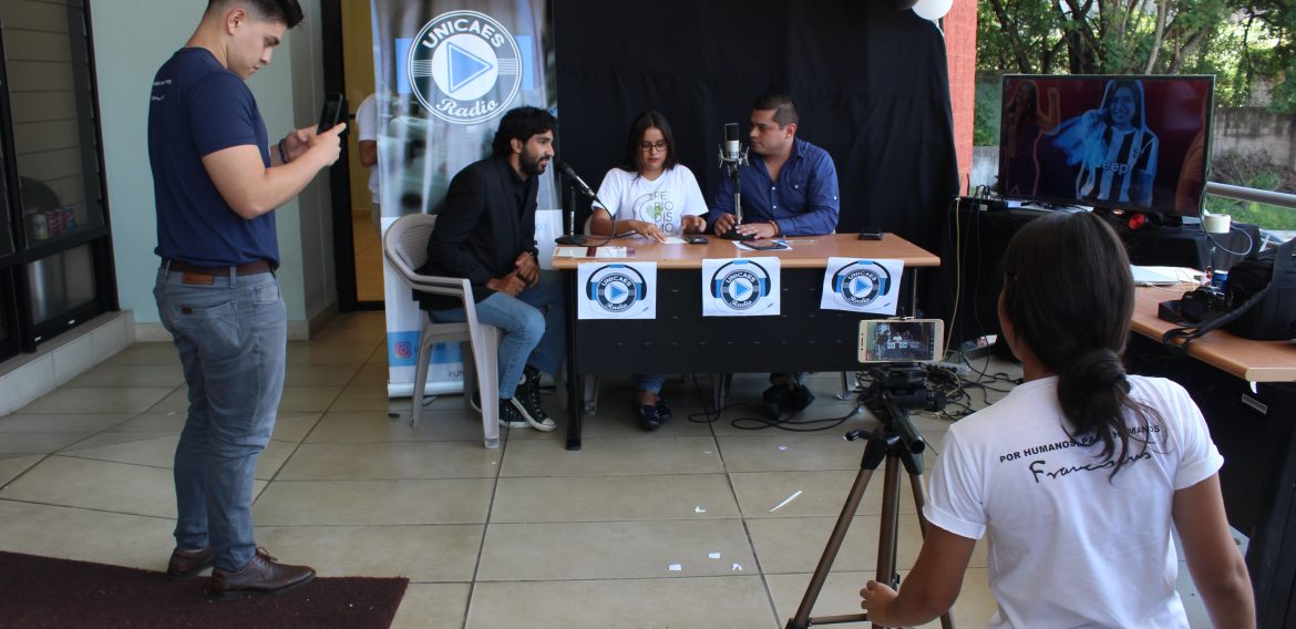 DE LA RED A LA COMUNIDAD, ASÍ CELEBRAN EL DÍA DEL PERIODISTA EN UNICAES