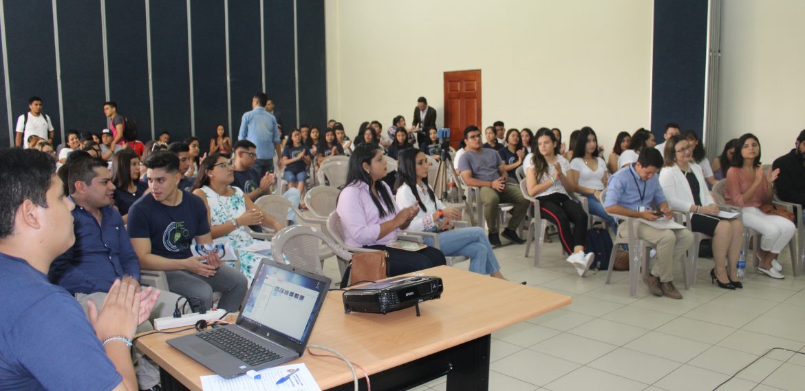 DE LA RED A LA COMUNIDAD, ASÍ CELEBRAN EL DÍA DEL PERIODISTA EN UNICAES