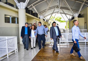 ESTUDIANTES DE UNICAES ILOBASCO RECIBEN BECAS DE ESTUDIO PARA CARRERAS TÉCNICAS