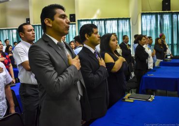ESTUDIANTES DE UNICAES ILOBASCO RECIBEN BECAS DE ESTUDIO PARA CARRERAS TÉCNICAS