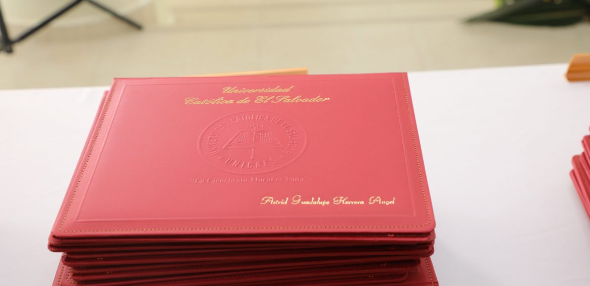 “COMPARTIR CON ALEGRÍA”: PALABRAS DEL RECTOR A LA LXIII PROMOCIÓN DE GRADUADOS UNICAES