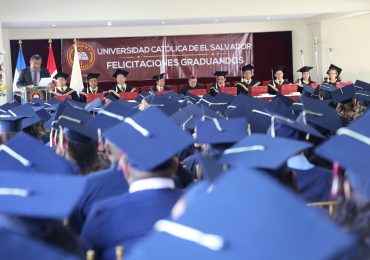 “COMPARTIR CON ALEGRÍA”: PALABRAS DEL RECTOR A LA LXIII PROMOCIÓN DE GRADUADOS UNICAES