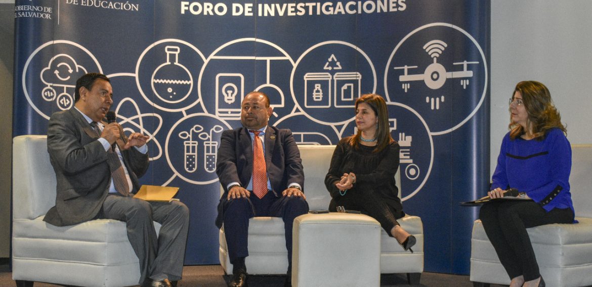 UNICAES-CRI PARTICIPA DEL FORO DE INVESTIGACIONES PARA INSTITUCIONES BAJO EL MODELO MEGATEC