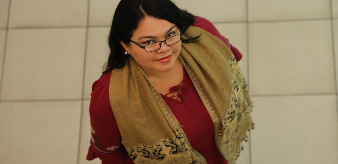 Msc. Eugenia Repreza, al ritmo de la generación que prefiere ver YouTube que televisión