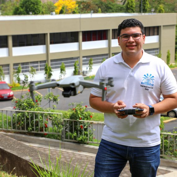 UN DRONE Y UNA CÁMARA PARA DAR ESPERANZA