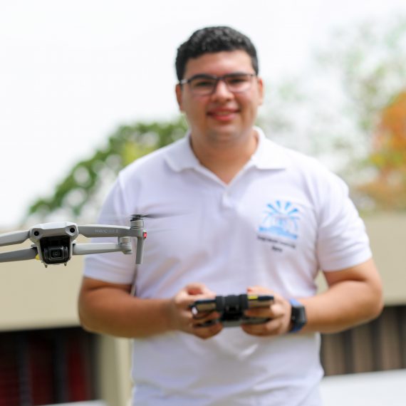 UN DRONE Y UNA CÁMARA PARA DAR ESPERANZA