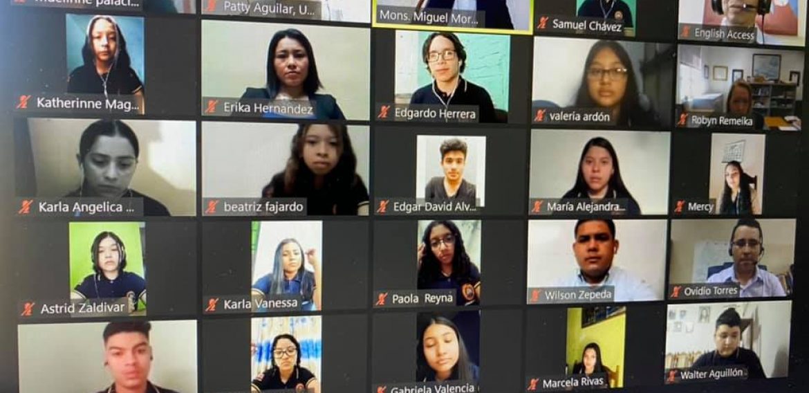 Séptima graduación del Programa English Access, en UNICAES
