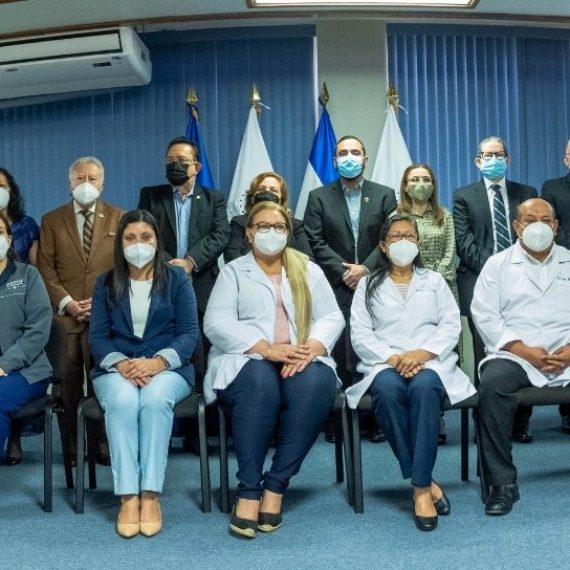 UNICAES SUSCRIBE CONVENIO DE COOPERACIÓN EN EL ÁREA DE SALUD