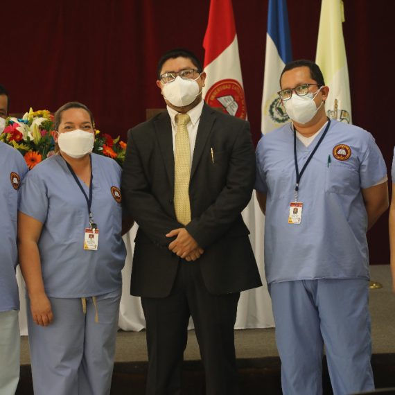 UNICAES INAUGURA CLÍNICA DE OFTALMOLOGÍA