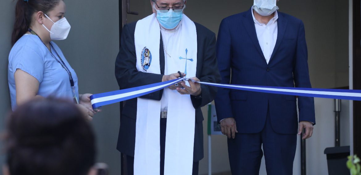 UNICAES INAUGURA CLÍNICA DE OFTALMOLOGÍA