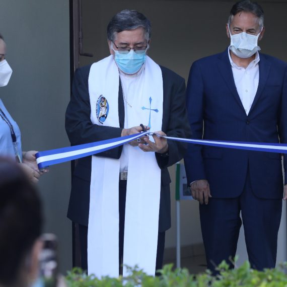 UNICAES INAUGURA CLÍNICA DE OFTALMOLOGÍA