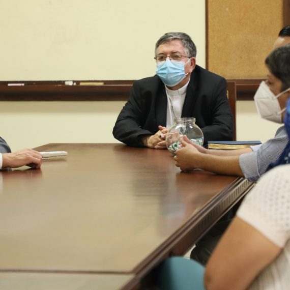 UNICAES RENUEVA CONVENIO CON OFICINA DE AMERICAN SPACES, DE LA EMBAJADA DE LOS ESTADOS UNIDOS