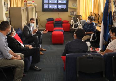 UNICAES RENUEVA CONVENIO CON OFICINA DE AMERICAN SPACES, DE LA EMBAJADA DE LOS ESTADOS UNIDOS