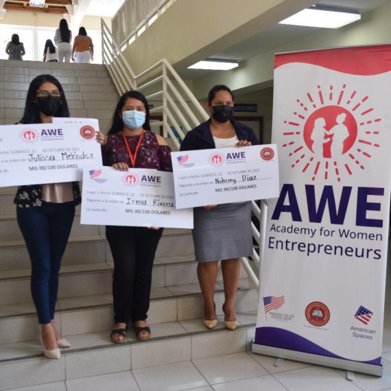 CLAUSURA DE LA ACADEMIA DE MUJERES EMPRENDEDORAS EN UNICAES ILOBASCO