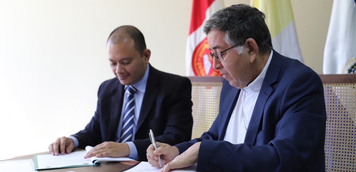 UNICAES Y EL INSTITUTO AEROESPACIAL DE EL SALVADOR FIRMAN CONVENIO DE COOPERACIÓN
