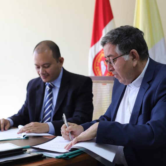 UNICAES Y EL INSTITUTO AEROESPACIAL DE EL SALVADOR FIRMAN CONVENIO DE COOPERACIÓN