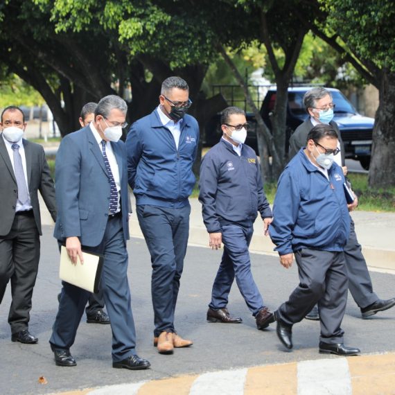 UNICAES FIRMA CARTA DE ENTENDIMIENTO CON MINISTERIO DE HACIENDA