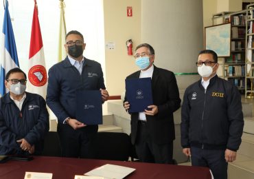 UNICAES FIRMA CARTA DE ENTENDIMIENTO CON MINISTERIO DE HACIENDA