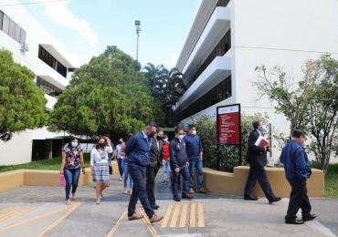 UNICAES FIRMA CARTA DE ENTENDIMIENTO CON MINISTERIO DE HACIENDA