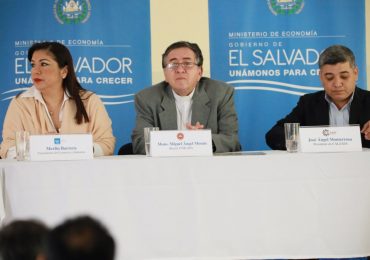 UNICAES INNOVA EN LA INDUSTRIA: LANZAMIENTO DEL PRIMER LABORATORIO DE CALZADO